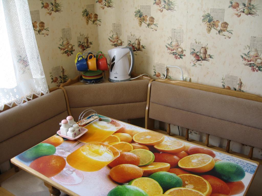 Apartment On Vasylya Chervoniya 67 罗夫诺 外观 照片